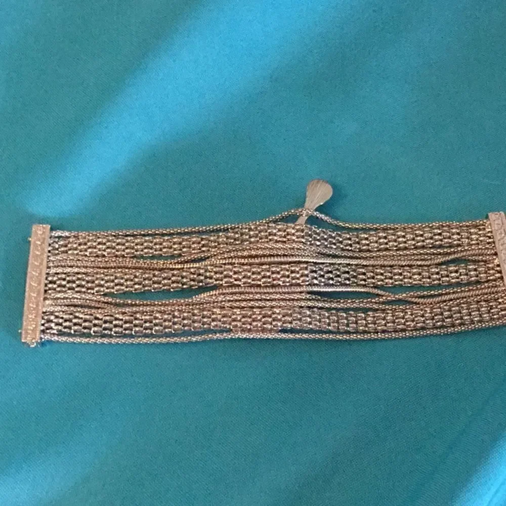 HOBO HIPPIE JEWELRY bracelet in silver color